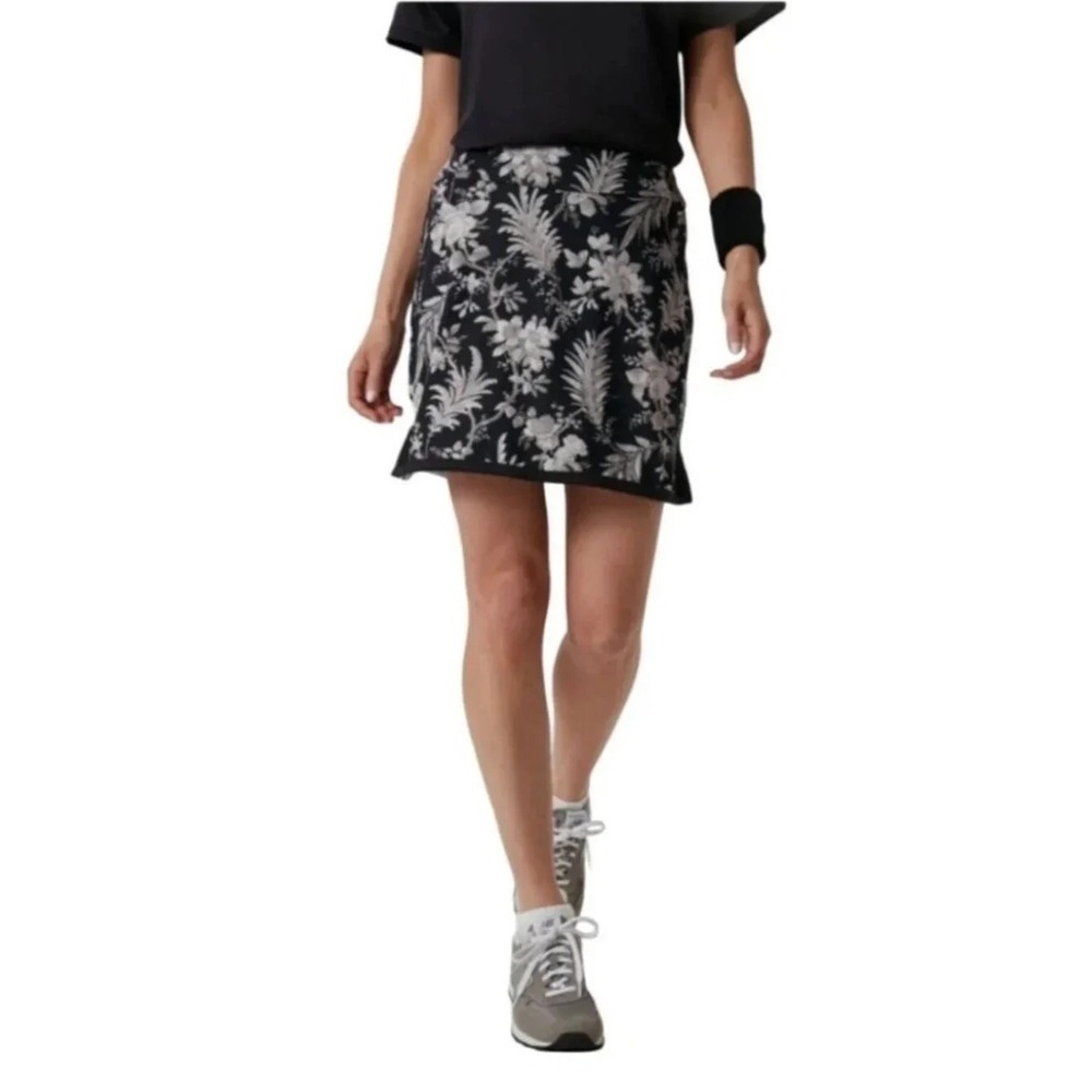 Tuckernuck Ojai Vines Golf Skirt Size XS Black Floral 2-in-1 Shorts Pockets NWT